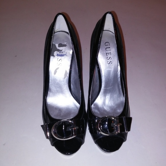 Guess‎ Heels - Picture 4 of 8